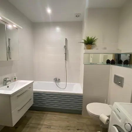 Cosy With Balcony In Niebuszewo 48m2 公寓 什切青